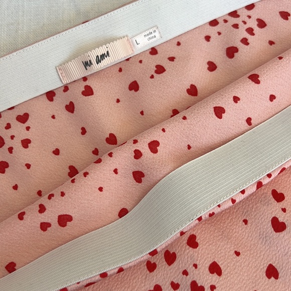 Mi Ami pink satin skirt with red heart design, size Large - Picture 5 of 7
